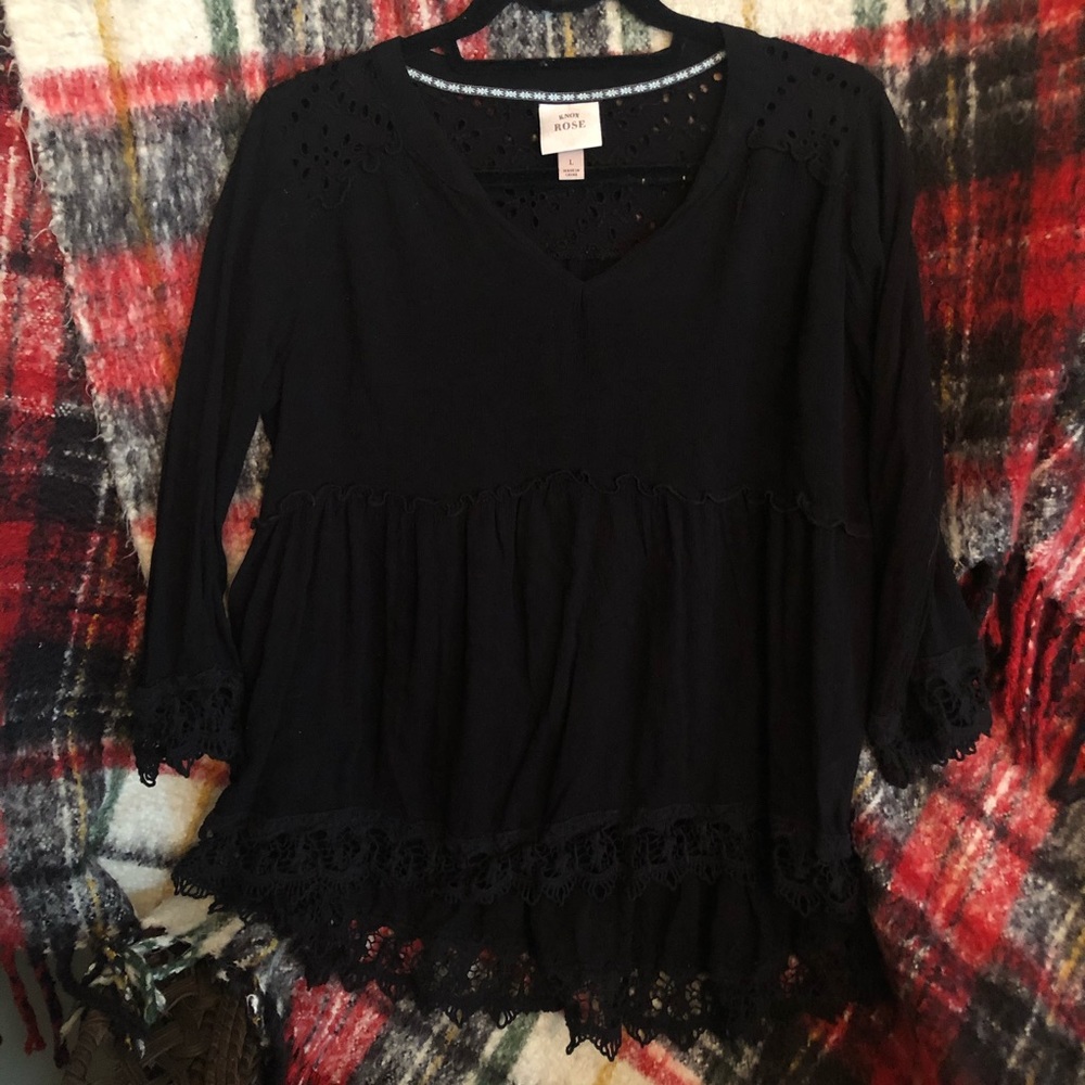 Black Shift Top Knox Rose